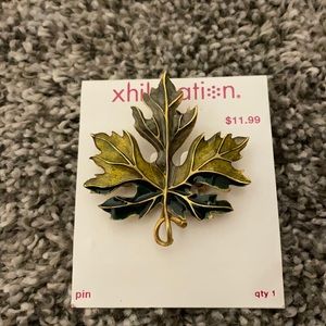 Beautiful Leaf Brooch - perfect for fall